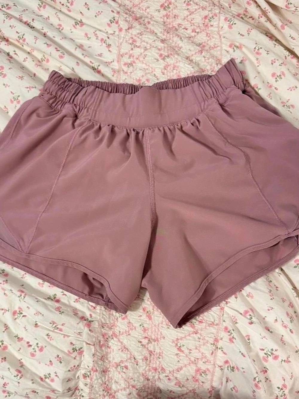 Lululemon Hotty Hot 4" Inseam Athletic Shorts Mauve Size 6
